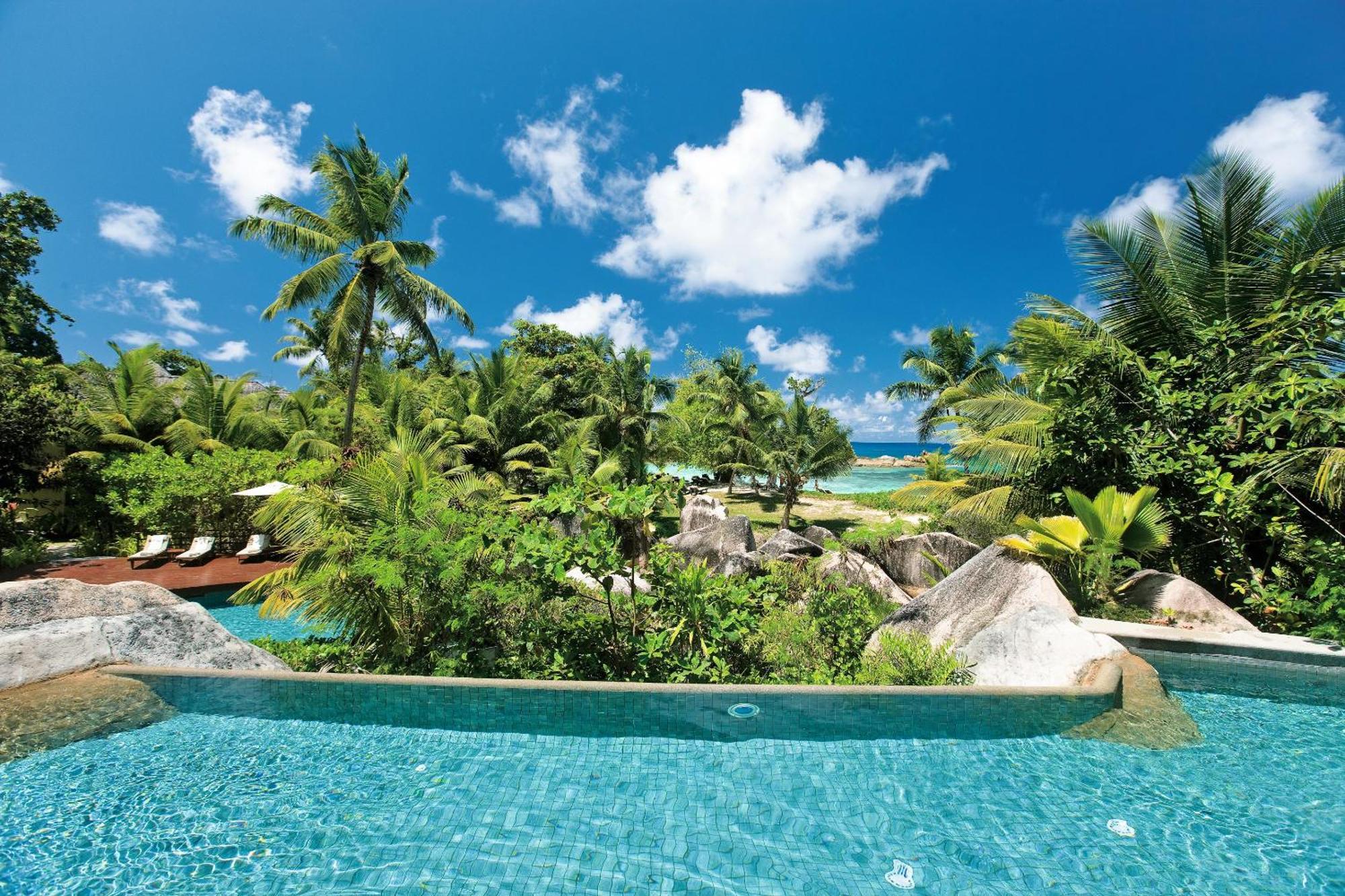 คอนสแตนซ์ เลมูเรีย รีสอร์ท Grand Anse  ภายนอก รูปภาพ View of the resort