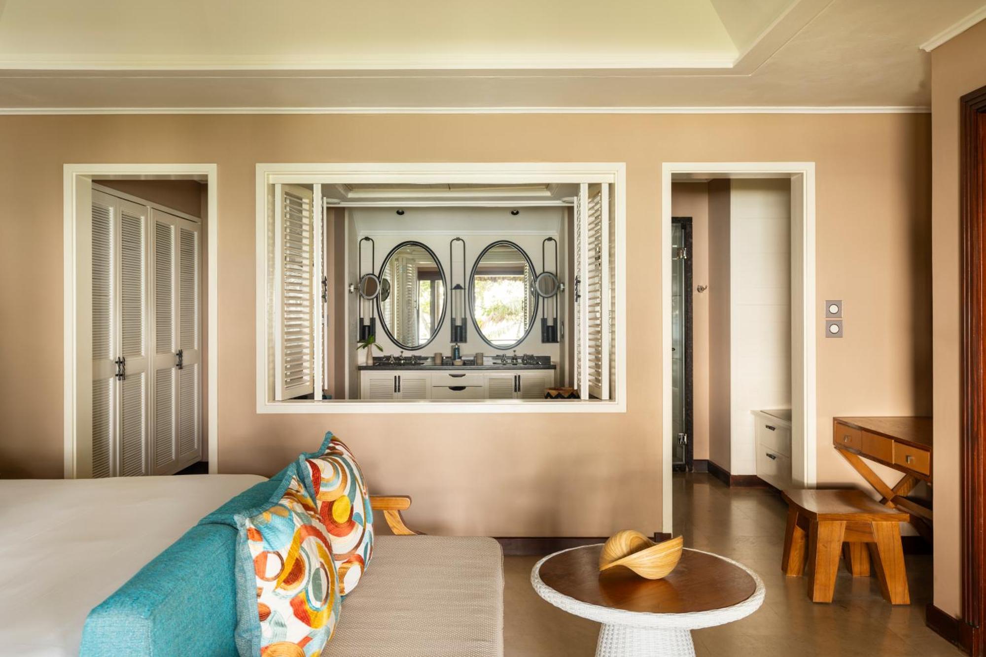 คอนสแตนซ์ เลมูเรีย รีสอร์ท Grand Anse  ภายนอก รูปภาพ A suite at the InterContinental Fiji