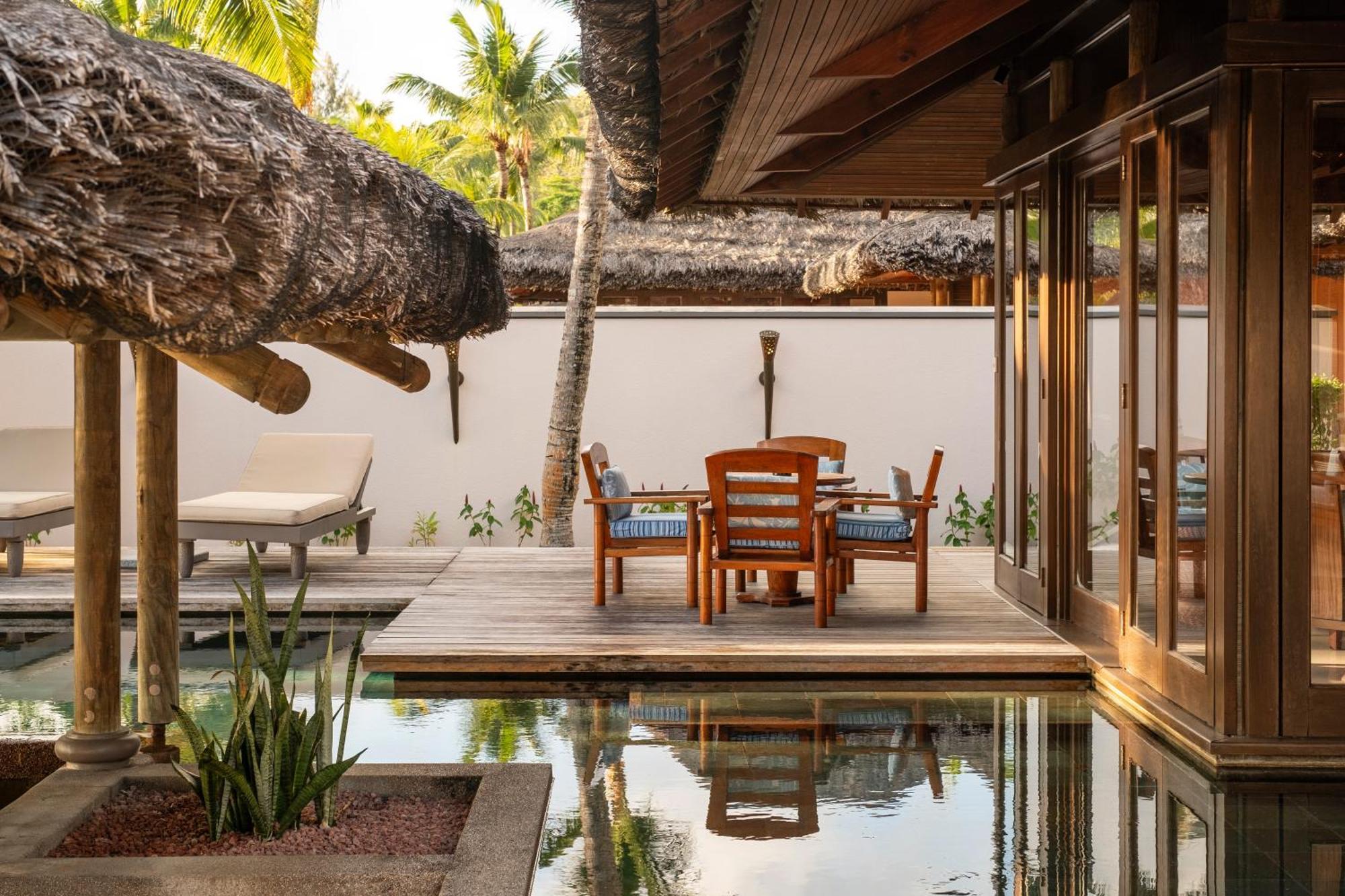 คอนสแตนซ์ เลมูเรีย รีสอร์ท Grand Anse  ภายนอก รูปภาพ A villa at the resort