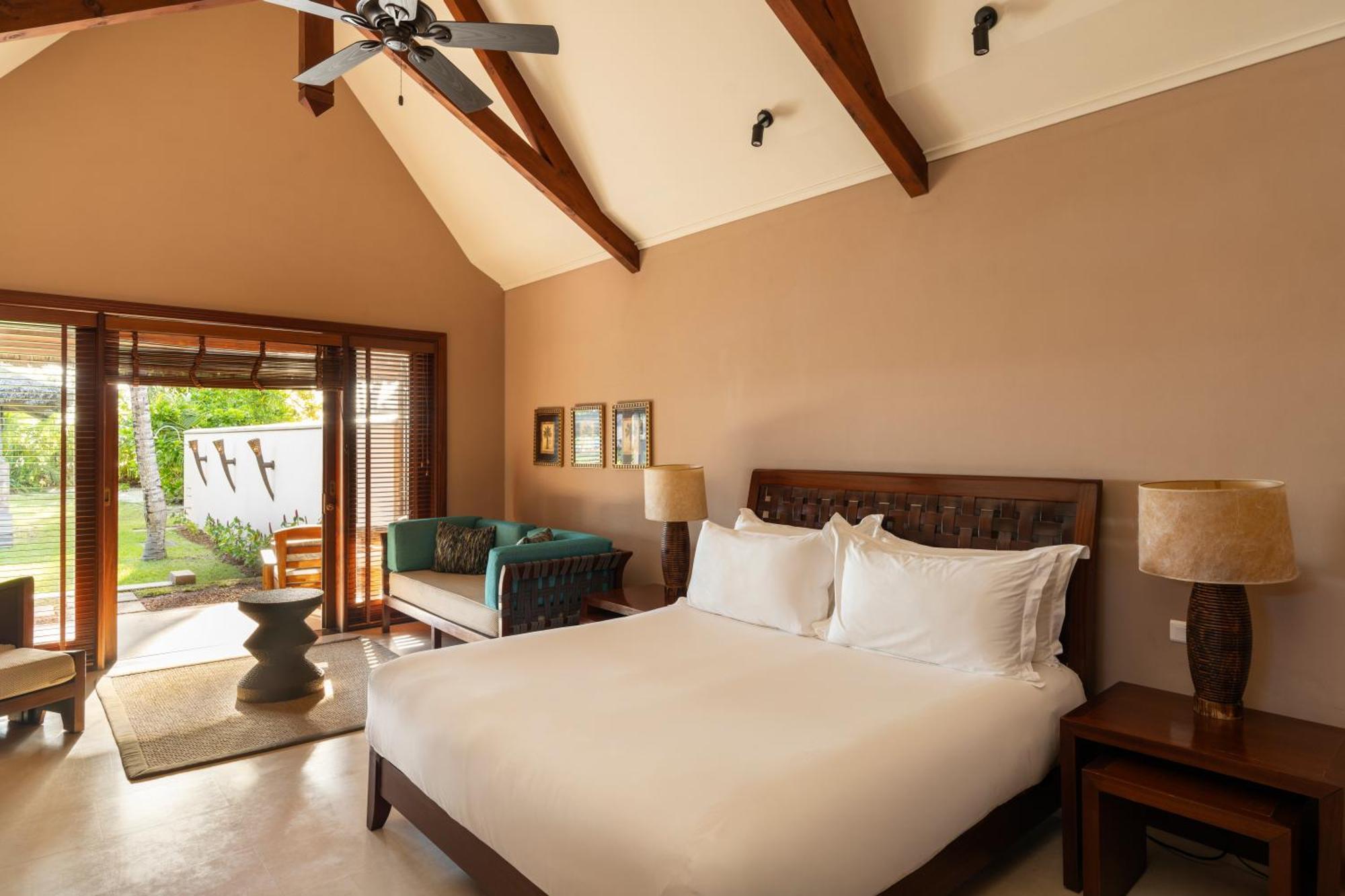 คอนสแตนซ์ เลมูเรีย รีสอร์ท Grand Anse  ภายนอก รูปภาพ A bedroom at the resort