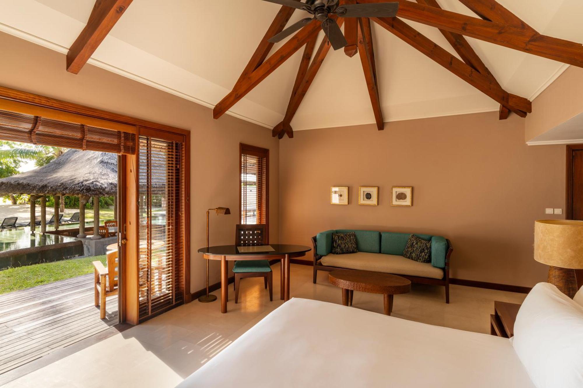 คอนสแตนซ์ เลมูเรีย รีสอร์ท Grand Anse  ภายนอก รูปภาพ A room at the resort