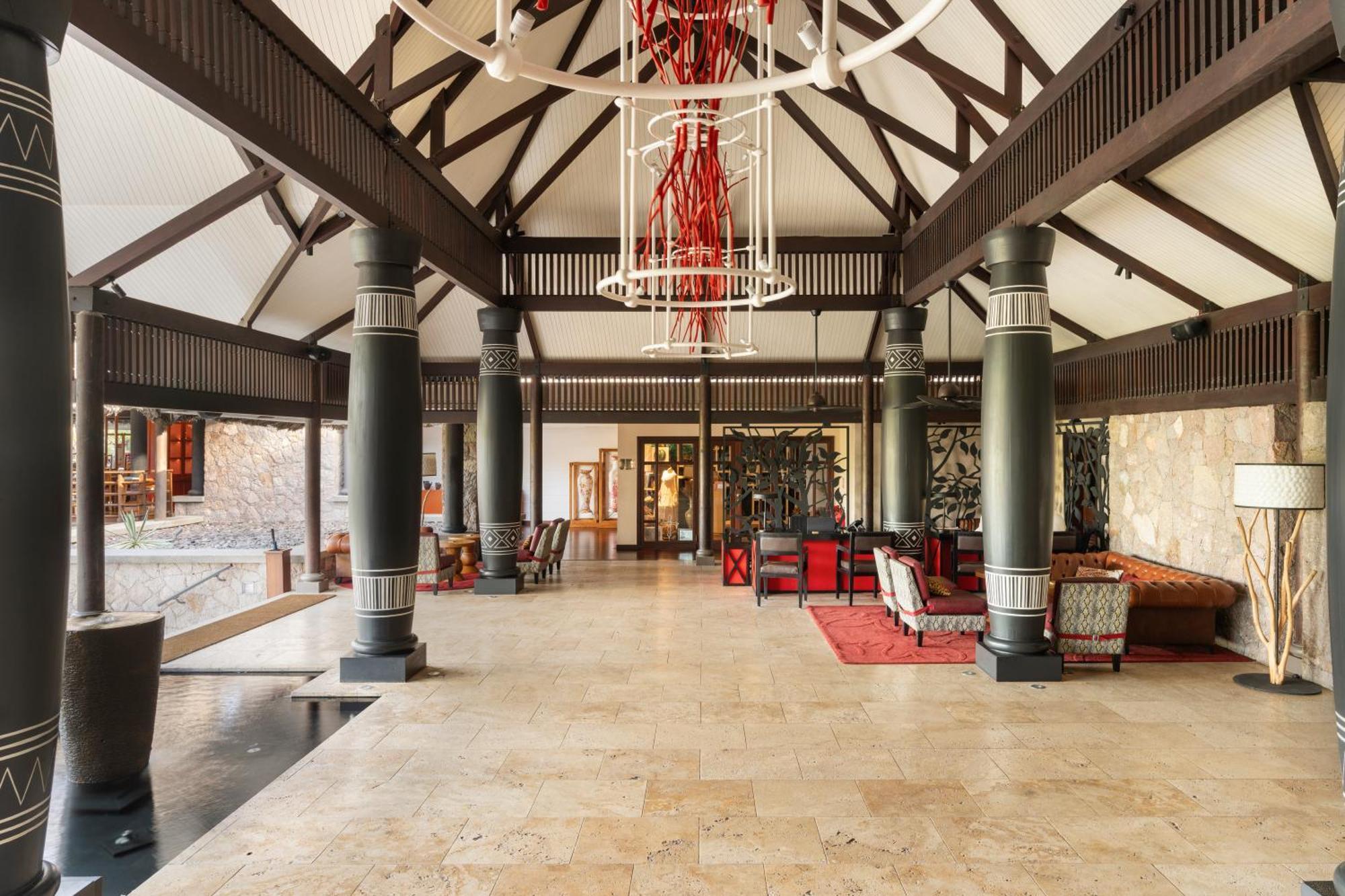 คอนสแตนซ์ เลมูเรีย รีสอร์ท Grand Anse  ภายนอก รูปภาพ The lobby of the hotel