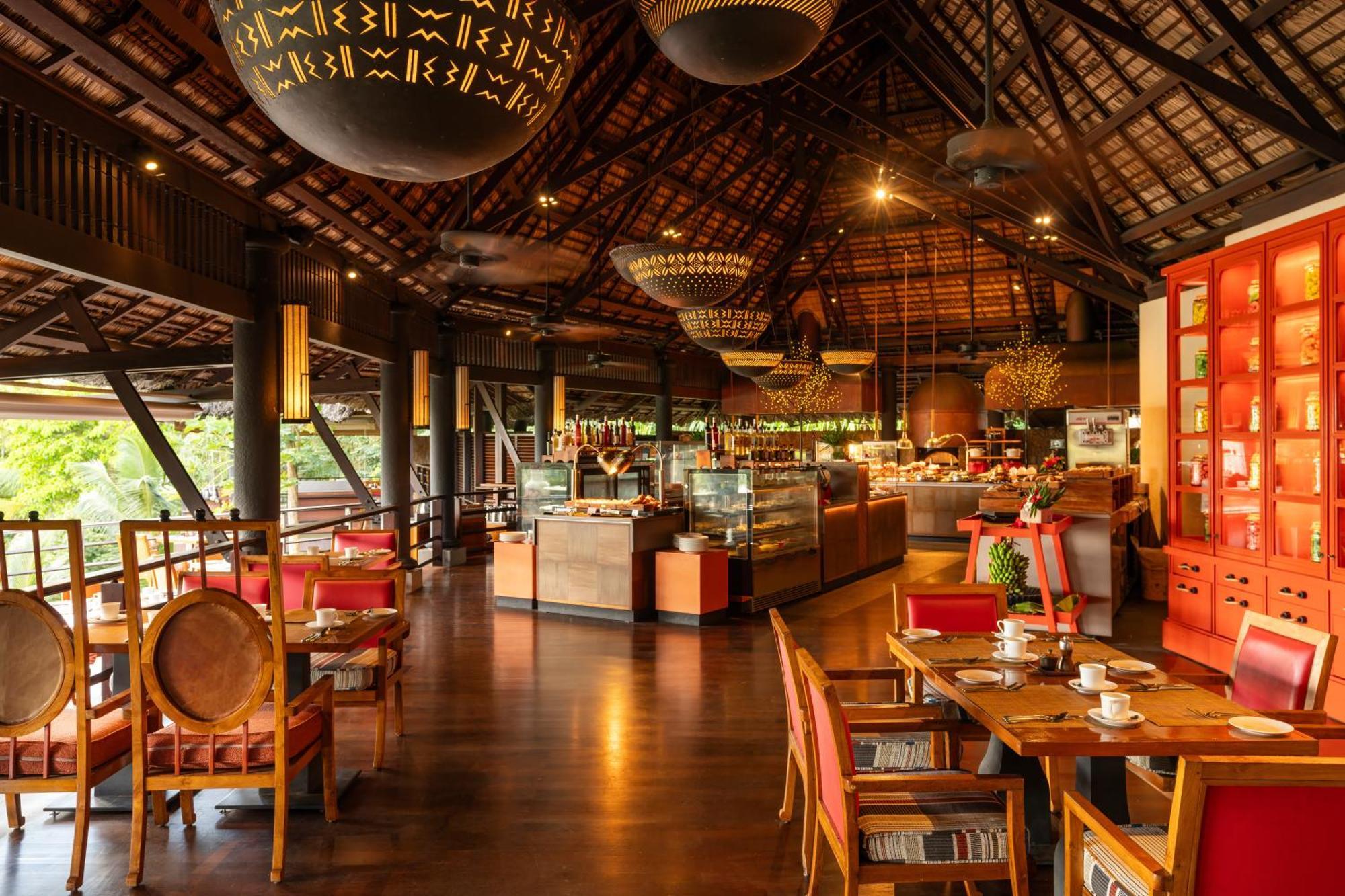 คอนสแตนซ์ เลมูเรีย รีสอร์ท Grand Anse  ภายนอก รูปภาพ The interior of the restaurant